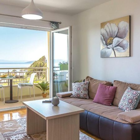 2 Bedroom Cozy Apartment In Макарска Екстериор снимка