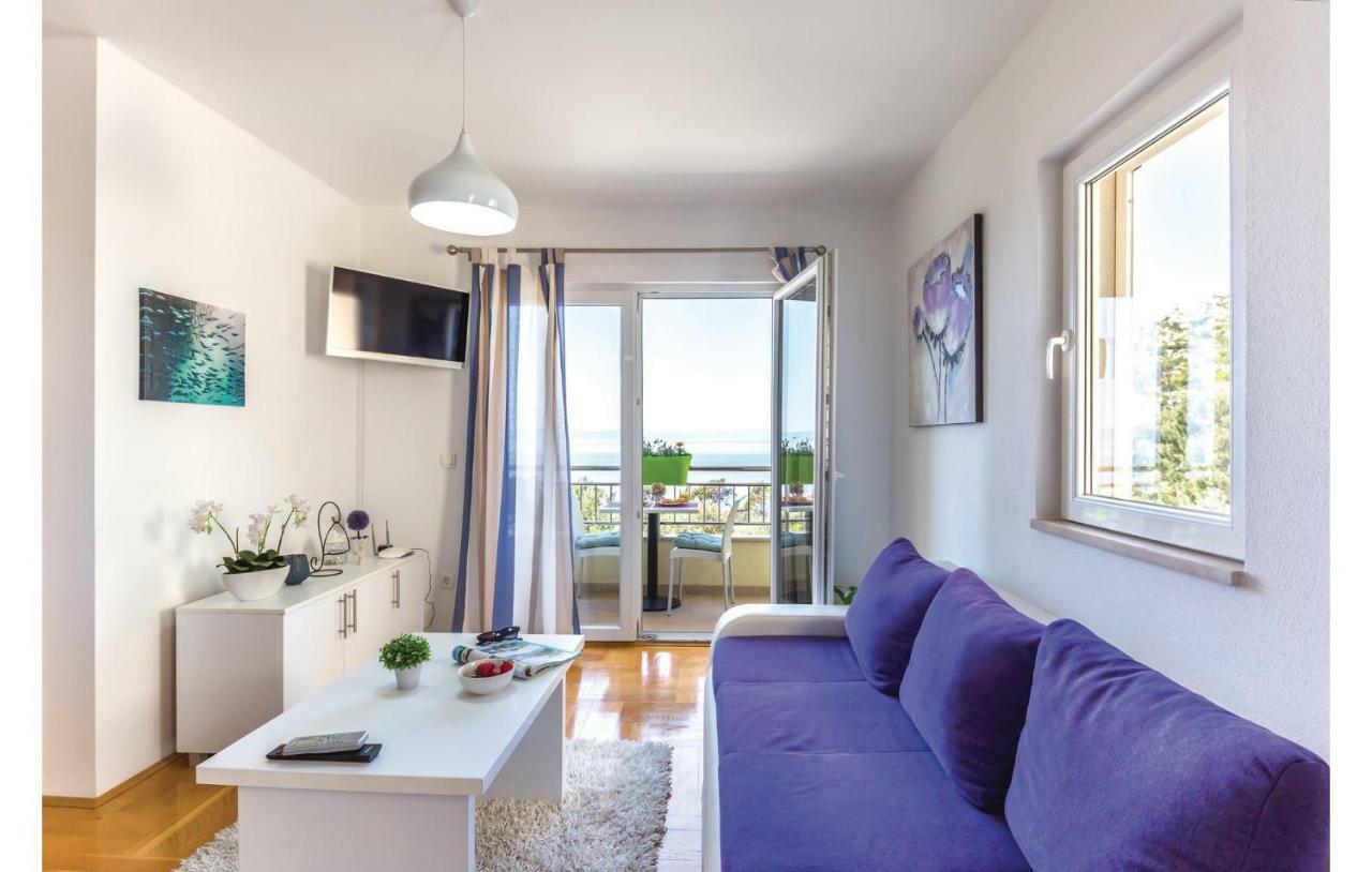 2 Bedroom Cozy Apartment In Макарска Екстериор снимка